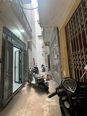 bán nhà riêng, sổ đỏ, ngách 134 lê trọng tấn, thanh xuân hn.. mói hoàn thiện đủ tiện nghi, ở ngay