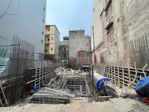 bán tòa nhà 9tầng, 270m2 mt 9.5m - siêu phẩm víp cầu giấy - mặt tiền quyền lực