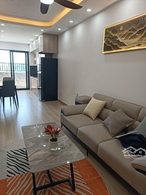 em cần bán căn hộ tầng 8, tòa 3a , dien tích 70m, 2 ngủ,2 vs ,