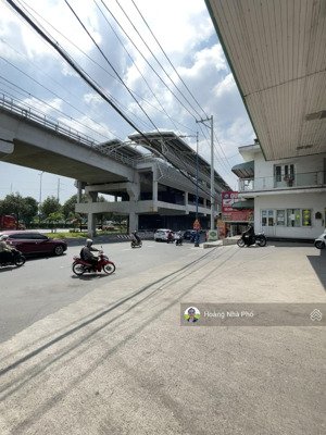 nhà mặt tiền kinh doanh sầm uất - 302m2 ngang 16m - đường rộng 16m - góc 2mt - 21 tỷ 8 tl