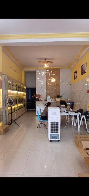 nhà 3 tầng đường hà huy tập , vị trí kinh doanh , gần điện biên phủ , biển nguyễn tất thành