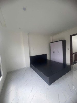 cho thuê nhà liền kề vừa xây xong, có thang máy 4pn, 4vs, 45m2, tại ngô thì nhậm, hà đông, giá tốt