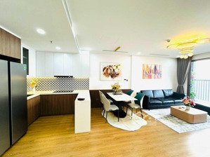 gia đình cần bán gấp căn hộ sun square, dt 107m2, tầng trung view thoáng, sổ đỏ cầm tay giá 7,5 tỷ