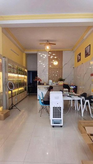 bán nhà 3 tầng mặt tiền trung tâm - giá chỉ 1x tỷ!!! lh 