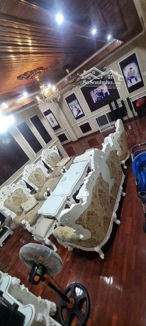 biệt phủ tâm huyết của gia đình, mặt tiền thoại ngọc hầu, quận tân phú. 