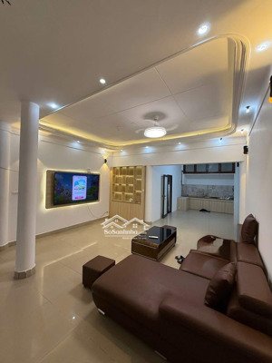 lô góc - gần phố - ô tô - diện tích lớn - hiém có khó tìm - 3 thoáng - ccmn hết nước chấm