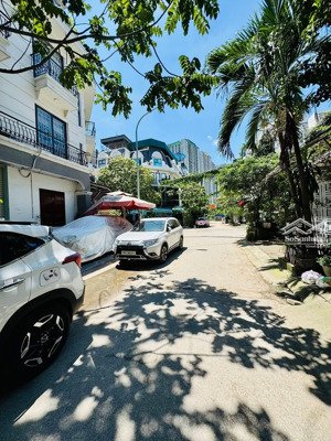 bán nhà lk nam thắng phùng khoang phân lô vỉ hè ô tô tránh kinh doanh dt 75m*4t*5mt :20,5 tỷ có tl