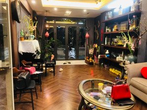 bán nhà mặt phố bưởi - ba đình - 5 tầng - 18 tỷ _kinh doanh _ vỉa hè đá bóng