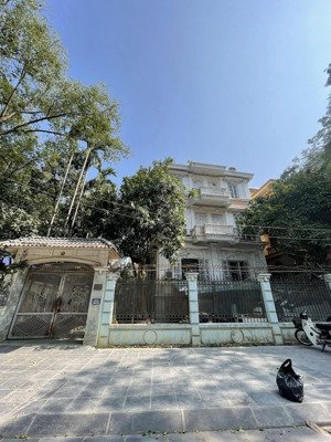 bán biệt thự khu đô thị định công - vỉa hè không lỗi phong thuỷ. dt 360m2. giá 116 tỷ.