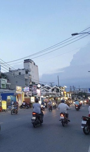 bán nhà mặt tiền ql50 bình hưng . bình chánh . lh : phú