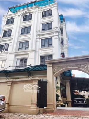 chính chủ cho thuê chung cư 2 ngủ 2 vệ sinh 65m2 có đồ gần aeon mall long biên 6 triệu: 