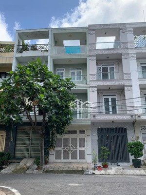 nhà 3 lầu - nhìn ra công viên - đường đẹp bình phú q.6