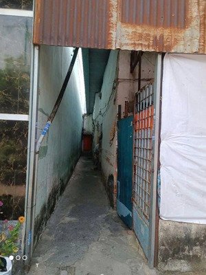 bán dãy trọ 84m2 ngay đường thạnh xuân 21 ra ql1a chỉ 300m, shr gồm 4 phòng đang cho thuê 7tr/tháng