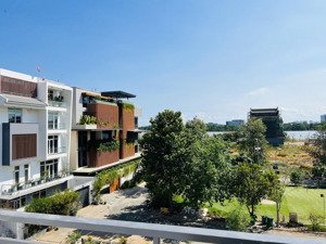 căn hộ xinh thiết kế hiện đại - sang trọng tại quận 2