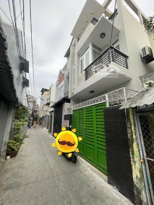 bán gấp nhà đẹp 3 tầng/ sân rộng- hẻm ba gác- gần mặt tiền huỳnh tấn phát- nam long- tặng hết nt