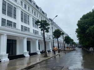 chính chủ gửi bán căn louis hoàng mai, diện tích 95m2 x 5 tầng, mặt tiền 5m, đường 17,5m nhỉnh 30ty