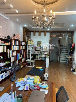 chỉ 10.75tỷ !!! sở hữu ngay nhà phú thượng 45m x 5t, oto tránh, vuông đẹp, ngõ thông, gần ciputra