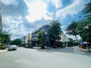 căn góc mặt phố đường cao đức lân , phường an phú _ hầm 3 tầng sân thượng _ 144m2 ngang 8m