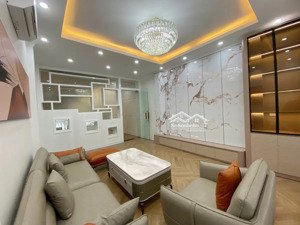 bán gấp siêu phẩm ô tô vào nhà cầu giấy 40/45m2 6 tầng giá chỉ 17.9 tỷ