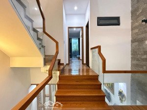 bán gấp! nhà đẹp 3 tầng 2 mặt tiền nguyễn lữ hướng đẹp, khu vip 10,x tỷ