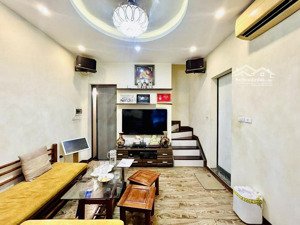 mặt phố hai bà trưng - vị trí vàng - kinh doanh đỉnh 30m², 4 tầng + 1 lửng, mt 4m, sổ đỏ đẹp,