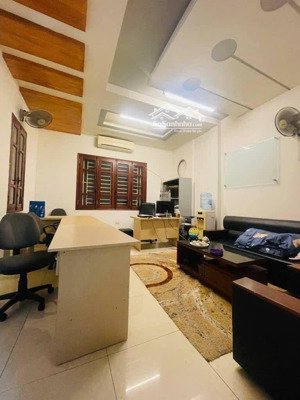 mặt phố sát nguyễn hoàng lô góc 3 mặt tiền ô tô tránh, 6 tầng thang máy, kinh doanh sầm uất.