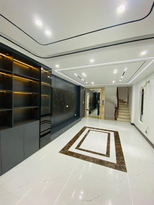 hồ tùng mậu ,nhà 6 tầng thang máy, full nội thất cao cấp, ở ngay chỉ 8,3 tỷ