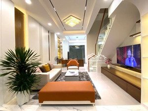 hot hot q7, 3 tầng 4pn, xe hơi ngủ trong nhà, dt 4.7mx17.5m, 84m2, full nội thất xịn, nhỉnh 9 tỏi