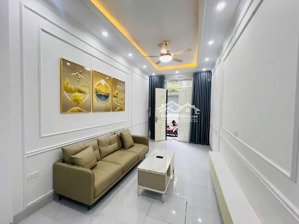 trung tâm văn quán - nhà đẹp lô góc - nội thất đẹp - 2 thoáng - vài bước ra hồ văn quán