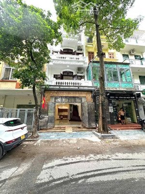 mặt phố - vỉa hè - ô tô tránh - thang máy - kinh doanh đỉnh cao - khu vực không còn nhà bán