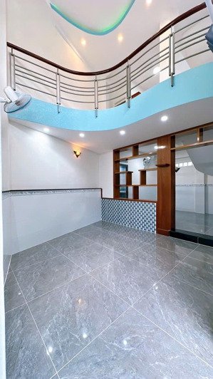 bán nhà mới đẹp 1/ đúc 5 tấm sát mt dt 8*5 giá 5 tỉ tí hẻm thông giáp q1 sổ riêng không quy hoạch