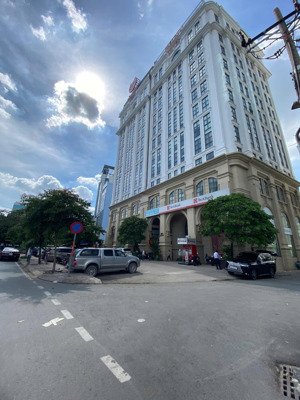 bán nhà mặt tiền lê quang định ngay nơ trang long,dt: 11x25m kết cấu xd hầm 7 tầng,hđt 300tr 60 tỷ