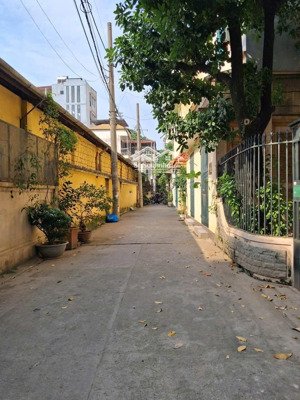 phân lô lương thế vinh - chủ cần bán gấp nhà 3 tầng xác định bán đất