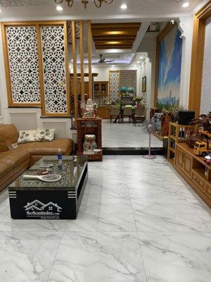 bán nhà mặt tiền trung tâm hành chính dĩ an, 3 tầng, nhà mới ở ngay, dĩ an chỉ hơn 11tỷ