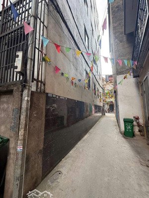 hót phú diễn tòa văn phòng 7 tầng thang máy, kinh doanh,lo góc 178m mt10m 