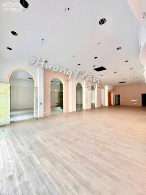 140 triệu - CHO THUÊ MẶT BẰNG 672m2, NGANG 16m MẶT TIỀN 30/4 - Gần VINCOM XUÂN KHÁNH