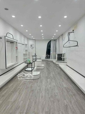 bán nhà mặt phố cổ chính chủ làm việc