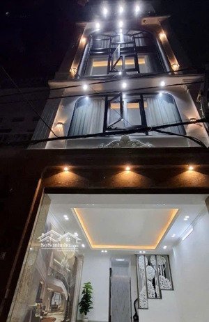 nhà riêng 7 tầng cần bán gấp, chỉ cần sách vali vào ở