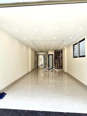 thạch bàn sát công viên 7 tầng thang máy , gara oto , 4 ngủ full nội thất sổ vuông đẹp ss giao