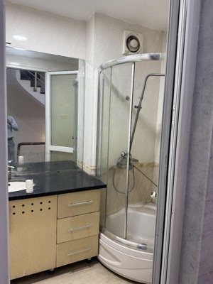 cho thuê nhà trung kính để làm văn phòng, kho, kinh doanh. 80m2, 5 tầng giá siêu rẻ