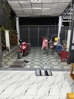 nhà đẹp cần bán ở tân an tdm 120m2/ 1tỷ760tr . mtđ bê tông ô tô vào được ,sổ riêng