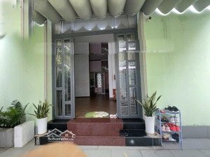 giá tốt nhà góc 2 mặt tiền ngang 9m đường nhựa ô tô thông ngay ra phạm văn đồng