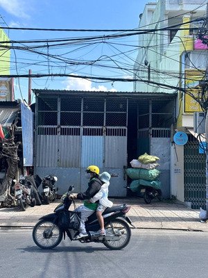 lô đất mặt tiền đường phong châu - gần khúc ngã tư thích quảng đức.