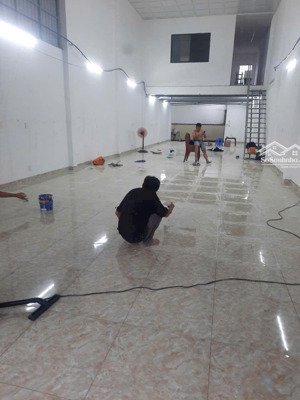 cho thuê kho xưởng 200m2 một sẹc đường lê lợi hóc môn