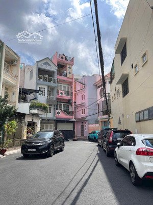 cần bán căn nhà c4 ngay đặng văn ngữ, phú nhuận, hxh cách mặt tiền 30m