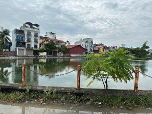 bán lô đất 100m2 mặt hồ đầm tranh-cự khối-long biên mt:5,3m mặt hồ -kinh doanh giá đầu tư