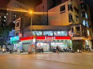 cho thuê siêu phẩm mặt phố huỳnh thúc kháng, dt tổng:600m2,mặt tiền gần 10m,nhà 3 tầng ,mọi mô hinh