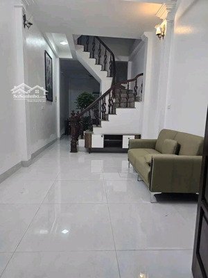 bán nhà phân lô phùng khoang 40m2, 4 tầng, cách vài bước ra đường to. nhà mới. đẹp. giá 8 tỷ
