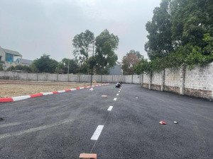 còn duy nhất 1 lô 100m2 full thổ cư mặt tiền 6m tọa lạc tại vị trí vàng nằm trong lõi cnc hl