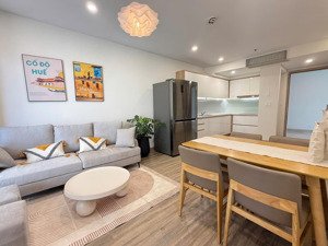 cần bán căn 2 ngủ nội thất sịn chỉ việc vào ở